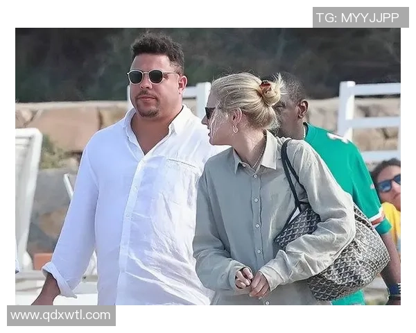 足球明星的女友和孩子们的幸福生活揭秘